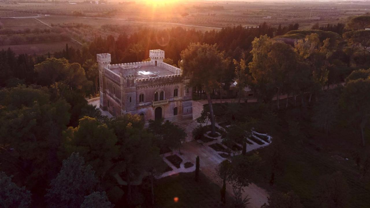 Castle Elvira - The Castle & The Cottage Trepuzzi Esterno foto